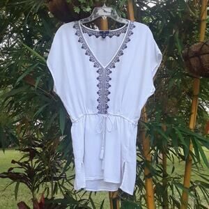 GAP Embroidered Tunic White Blue Cotton SZ S BOHO Blue Drawstring Short Sleeve